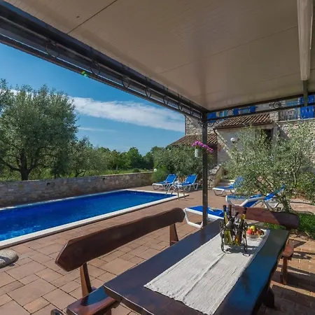 בית הארחה Stone House Meri With Shared Pool 4*