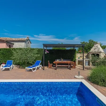 בית הארחה Stone House Meri With Shared Pool Kadumi