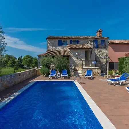 בית הארחה Stone House Meri With Shared Pool 4*