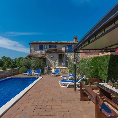 בית הארחה Stone House Meri With Shared Pool