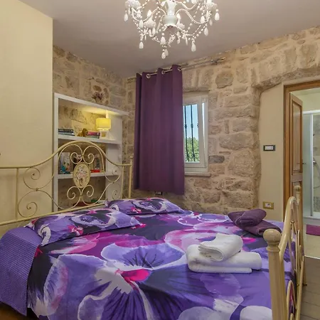 Stone House Meri With Shared Pool בית הארחה Kadumi