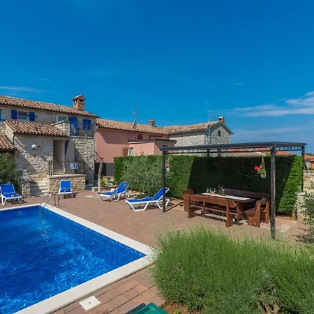 Stone House Meri With Shared Pool *