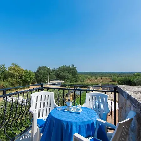 Guest house Stone House Meri With Shared Pool
