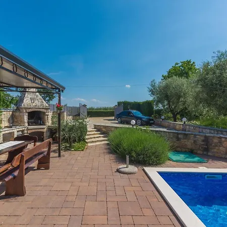 בית הארחה Stone House Meri With Shared Pool Kadumi