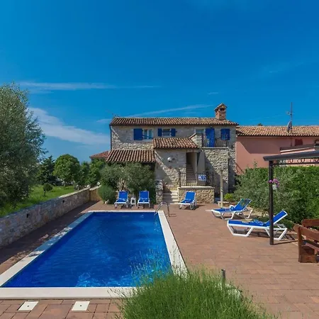 Stone House Meri With Shared Pool Pensión Kadumi